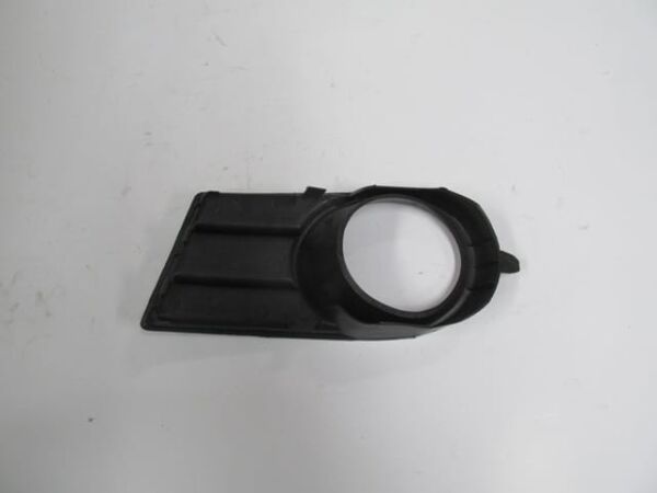 SUZUKI SWIFT- 05/07; SİS LAMBA KAPAĞI SAĞ SİS DELİKLİ (TYG)