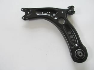 SKODA OCTAVIA- 13/17; ÖN ALT TABLA SOL BURÇLU/ROTİLSİZ (SALINCAK) (SH)