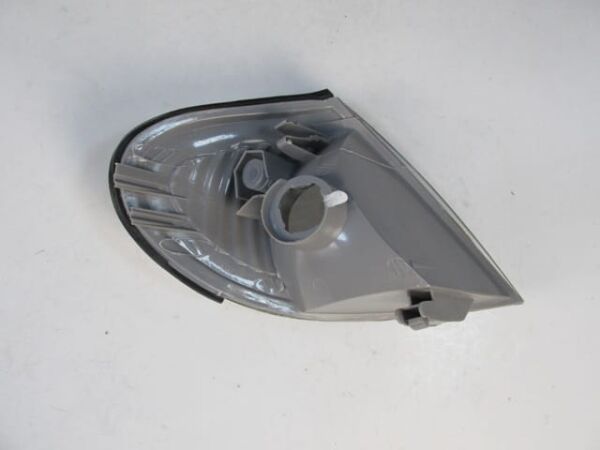 NISSAN ALMERA- N16- SD/HB- 00/03; ÖN SİNYAL SOL BEYAZ (H4 TİPİ FAR İÇİN UYUMLU)(CASP)
