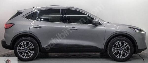 FORD KUGA- 20/23; ARAÇ BİLGİLERİ VE RESİMLERİ