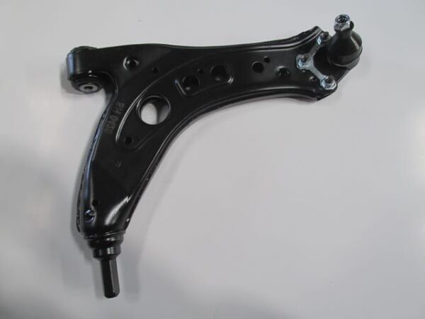 VOLKSWAGEN POLO- 5- 02/09; ÖN ALT TABLA SAĞ ROTİLLİ/BURÇLU (SALINCAK) (SH)