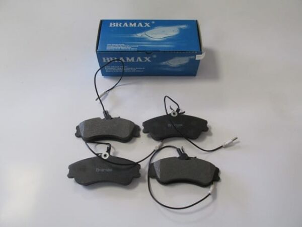 PEUGEOT PARTNER- 96/02; ÖN FREN BALATASI (4 KABLOLU)(DİSK) (129,7X56X18,5) (BRAMAX)