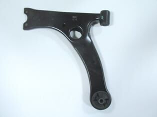 TOYOTA COROLLA- ZZE121- 02/06; ÖN ALT TABLA SOL (BURÇLU)(SALINCAK) (SH)