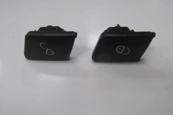 MERCEDES C CLASS- W204- 11/13; OTOMATİK KAPI KİLİTLEME DÜĞMESİ BUTONU AÇMA/KAPAMA SET (2 PARÇA)