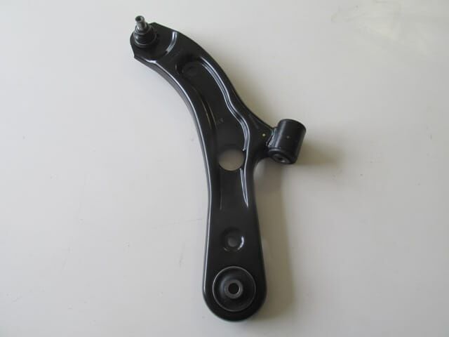 SUZUKI SWIFT- 05/11; ÖN ALT TABLA SOL (SALINCAK) BURÇLU/ROTİLLİ (SH)