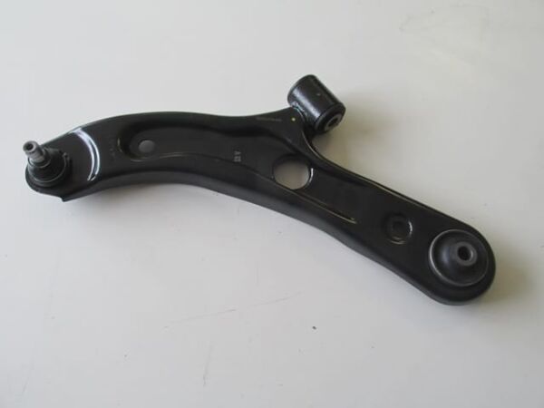 SUZUKI SWIFT- 05/11; ÖN ALT TABLA SOL (SALINCAK) BURÇLU/ROTİLLİ (SH)