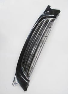 TOYOTA AVENSIS- 98/00; ÖN PANJUR NİKELAJLI (PANJUR ALT PLASTİĞİ İLE BİRLİKTE) KOMPLE (TYG)