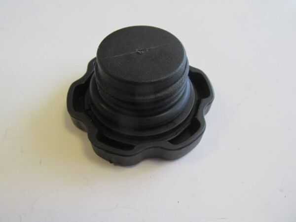 FORD FOCUS- SD/HB- 98/05; MOTOR YAĞ KAPAĞI