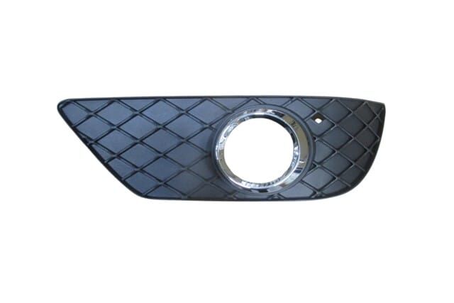 MERCEDES C CLASS- W204- 11/13; SİS LAMBA KAPAĞI SAĞ SİYAH (SİS DELİKLİ/NİKELAJ ÇERÇEVELİ) (TW)