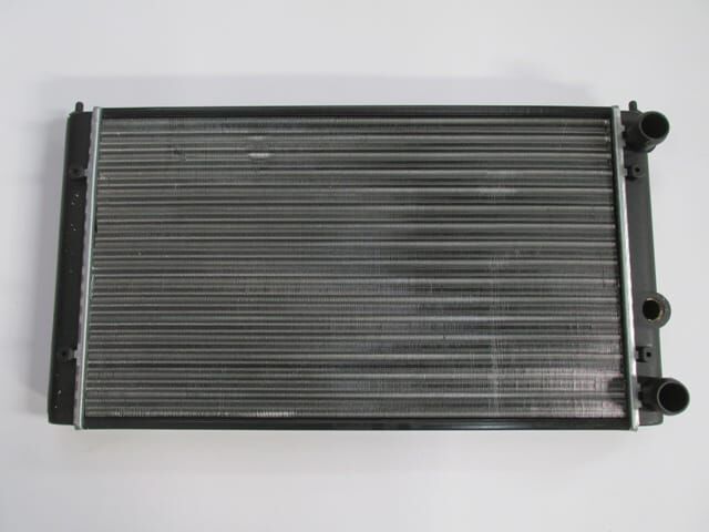 VOLKSWAGEN GOLF- 3- 92/98; SU RADYATÖRÜ (TEK FANLI TİP) (1.4/1.6) (525X300) (KLİMASIZ)