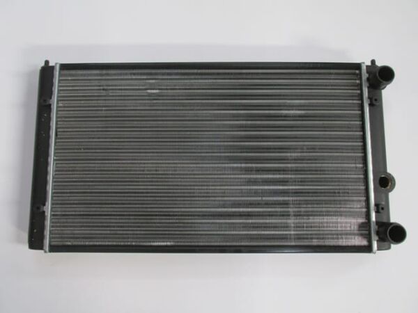 VOLKSWAGEN GOLF- 3- 92/98; SU RADYATÖRÜ (TEK FANLI TİP) (1.4/1.6) (525X300) (KLİMASIZ)