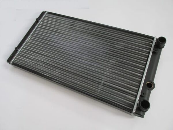 VOLKSWAGEN GOLF- 3- 92/98; SU RADYATÖRÜ (TEK FANLI TİP) (1.4/1.6) (525X300) (KLİMASIZ)