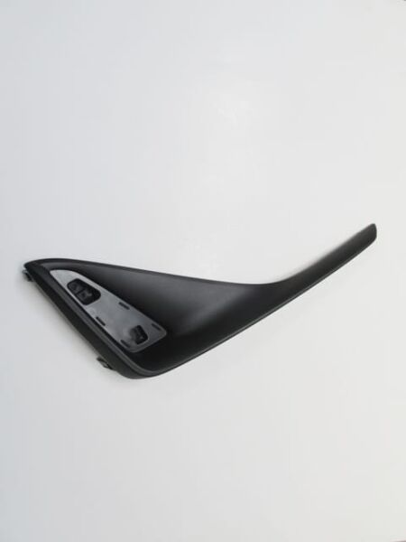 TOYOTA CHR- 16/23; ARKA TAMPON REFLEKTÖRÜ DIŞ PLASTİĞİ SAĞ (TW)