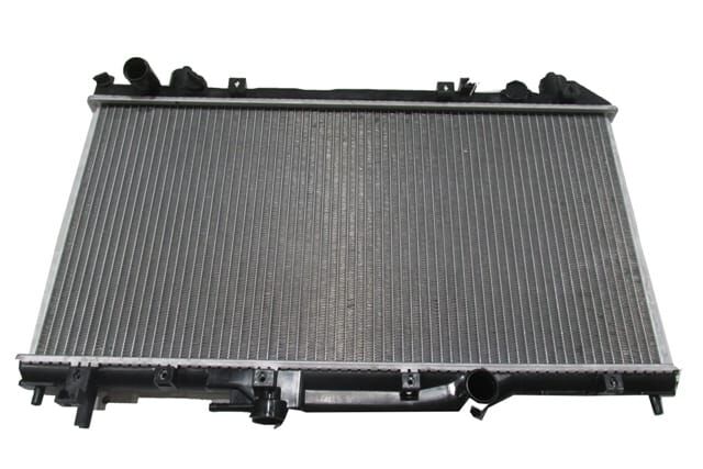 TOYOTA AVENSIS- 98/00; SU RADYATÖRÜ MANUEL 2.0İ (26mm)