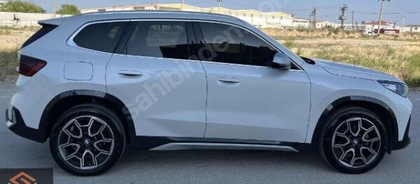 BMW X1- U11- 22/24; ARAÇ BİLGİLERİ VE RESİMLERİ