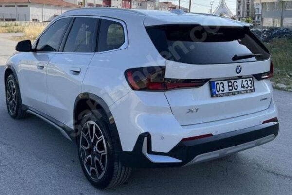 BMW X1- U11- 22/24; ARAÇ BİLGİLERİ VE RESİMLERİ