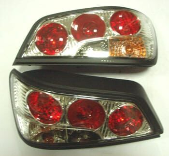 PEUGEOT 306- HB- 97/00; MODİFİYE STOP LAMBASI SAĞ/SOL SET 2 PARÇA NİKELAJLI/KIRMIZI (TYC)