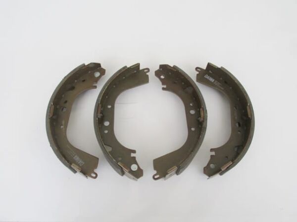 TOYOTA LANDCRUISER- VX 100- 98/02; ARKA FREN PABUCU (4X4) (147,5X60)(DAIWA)