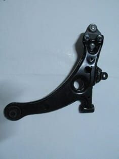 TOYOTA AVENSIS- 98/00; ÖN ALT TABLA SAĞ ROTİLLİ/BURÇLU (SALINCAK) (SH)