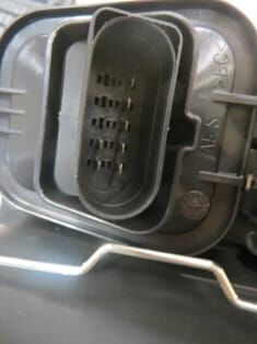 VOLKSWAGEN GOLF- 4- 98/04; FAR LAMBASI SAĞ MANUEL SİSLİ H7/H1/H3 (7PİN) (FAMELLA)