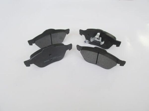 TOYOTA AVENSIS- 98/00; ÖN FREN BALATASI 1,6/1,8/2,0 (DİSK) (155X71,1X17,5/15 6,4X68,4X17,5) (DAI