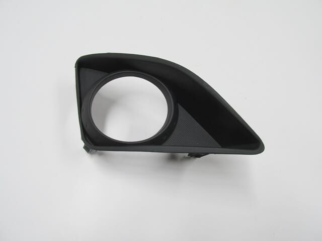 TOYOTA COROLLA- E150- 07/10; SİS LAMBA KAPAĞI SAĞ SİS DELİKLİ (FPI)