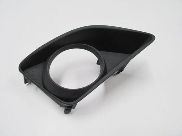 TOYOTA COROLLA- E150- 07/10; SİS LAMBA KAPAĞI SAĞ SİS DELİKLİ (FPI)