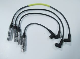 SKODA OCTAVIA- 96/10; BUJİ KABLOSU TAKIM (8V)(AEH-AEG-APK-AZH)1.6/2.0 cc (YOW JUNG)