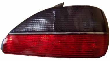 PEUGEOT 306- SD- 00/01; STOP LAMBASI SAĞ KIRMIZI/FÜME (FAMELLA)