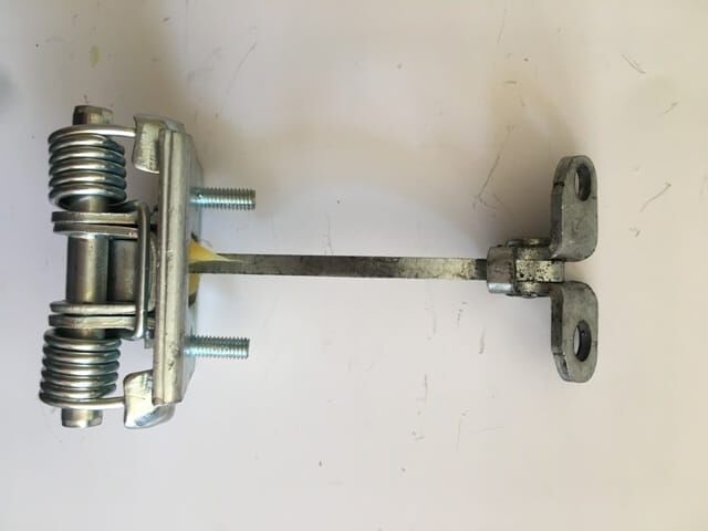 PEUGEOT 306- SD/HB- 00/01; ÖN KAPI DURDURUCUSU SAĞ/SOL AYNI (ADET) (KAPI GERGİSİ)