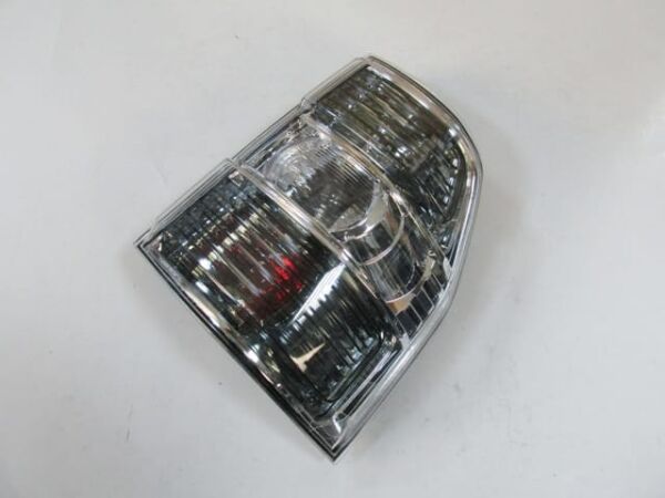 MITSUBISHI PAJERO- 07/16; STOP LAMBASI SAĞ FÜME (CASP)