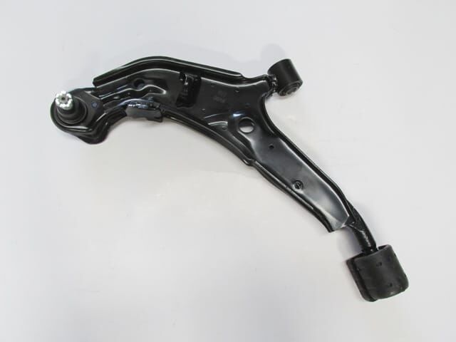 NISSAN MAXIMA- A32- 95/00; ÖN ALT TABLA SOL (SALINCAK) (SH)