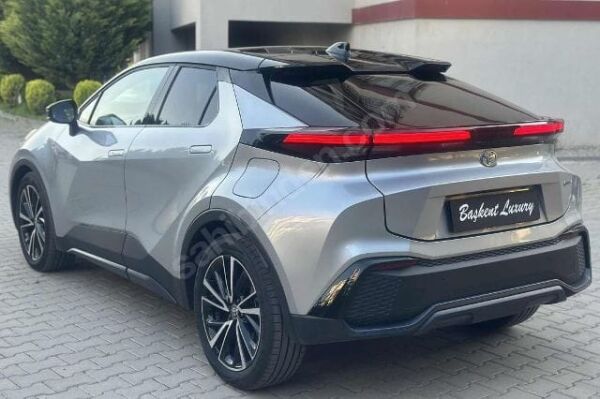 TOYOTA CHR- 24/25; ARAÇ BİLGİLERİ VE RESİMLERİ