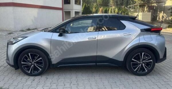 TOYOTA CHR- 24/25; ARAÇ BİLGİLERİ VE RESİMLERİ