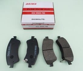 TOYOTA AVENSIS- 10/14; ÖN FREN BALATASI 1,6/1,8/2,0 (DİSK)(150,8X65,4X18/15 0,8X62,6X18)(DAIWA)