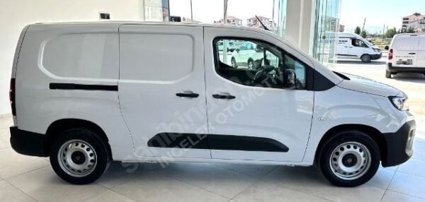 PEUGEOT PARTNER- VAN- 24/25; ARAÇ BİLGİLERİ VE RESİMLERİ