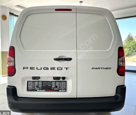 PEUGEOT PARTNER- VAN- 24/25; ARAÇ BİLGİLERİ VE RESİMLERİ