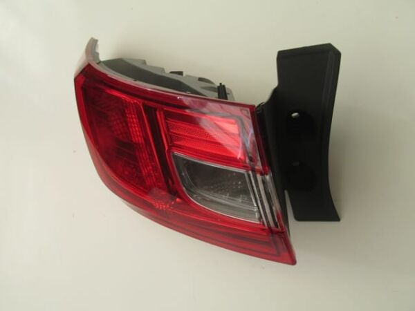 RENAULT CLIO- 4- HB- 16/20; DIŞ STOP LAMBASI SOL KIRMIZI/BEYAZ (E MARKLI)