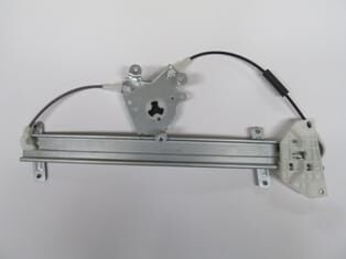 HYUNDAI ELANTRA- 95/97; ÖN CAM KRİKOSU SOL ELEKTRİKLİ/MOTORSUZ (ÜÇGEN TİP)