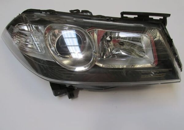 RENAULT MEGANE- 2- 07/09; FAR LAMBASI SAĞ ELEKTRİKLİ/MOTORSUZ SİYAH MERCEKLİ MAKYAJLI(AYFAR(E MARKLI