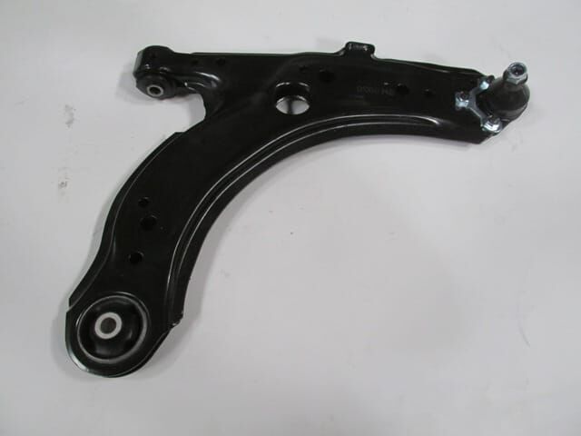 VOLKSWAGEN GOLF- 4- 98/04; ÖN ALT TABLA BURÇLU/ROTİLLİ SAĞ (SH)