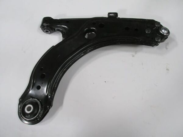 VOLKSWAGEN GOLF- 4- 98/04; ÖN ALT TABLA BURÇLU/ROTİLLİ SOL (SH)