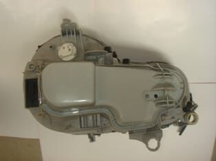 MERCEDES E CLASS- W210- 96/99; FAR LAMBASI SOL VAKUM AYARLI/ÇİZGİLİ CAMLI/4PİNLİ (H7/H7)(FAMELLA)