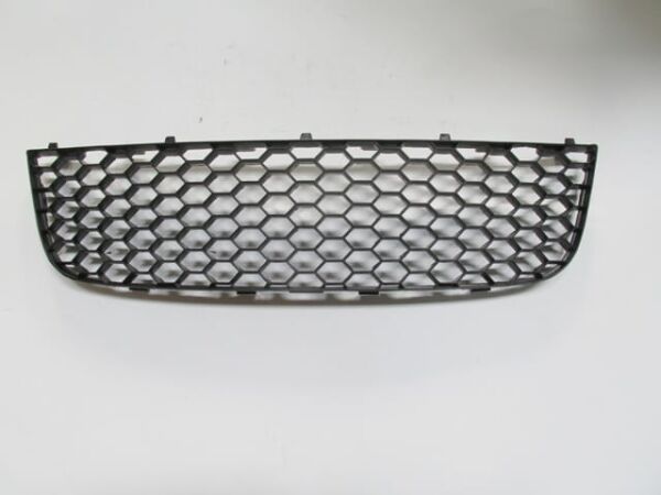 VOLKSWAGEN GOLF- 5- 05/09; ÖN TAMPON PANJURU ORTA SİYAH (GTI)(TÜV) (TYG)