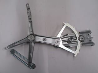 OPEL ASTRA- G- SD/HB- 99/09; ÖN CAM KRİKOSU SOL ELEKTRİKLİ/MOTORSUZ (TW)