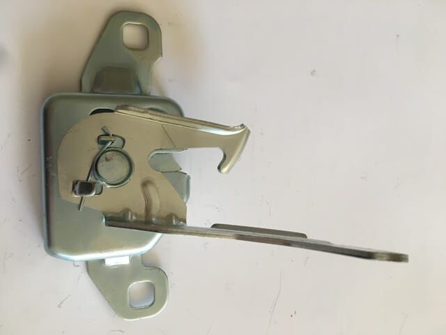 DACIA DUSTER- 10/13; KAPUT KİLİDİ