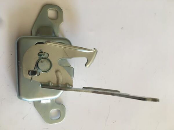 DACIA DUSTER- 10/13; KAPUT KİLİDİ