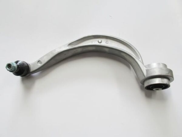 AUDI A6- 12/18; ÖN ALT TABLA SAĞ EĞRİ TİP (SALINCAK) ALÜMİNYUM (SH)