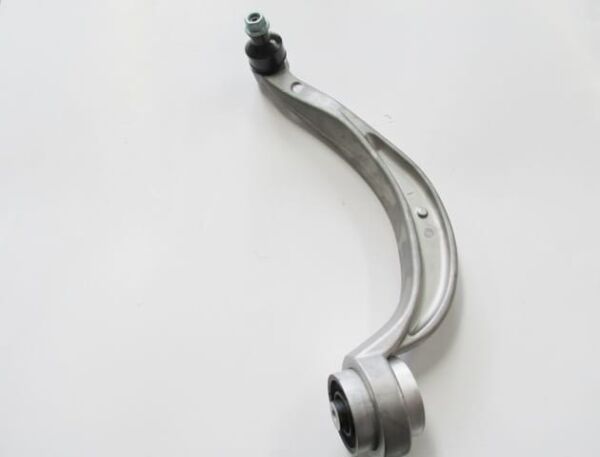 AUDI A6- 12/18; ÖN ALT TABLA SAĞ EĞRİ TİP (SALINCAK) ALÜMİNYUM (SH)