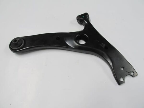 TOYOTA RAV4- 01/04; ÖN ALT TABLA SAĞ ROTİLSİZ (SALINCAK) (SH)